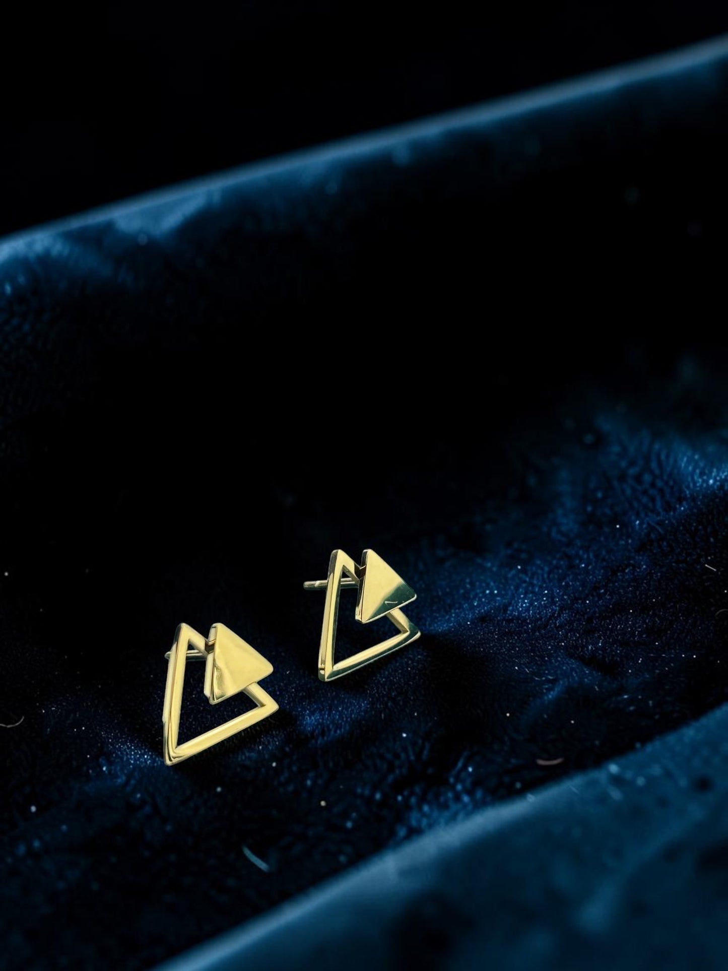 Geo Triangle Studs
