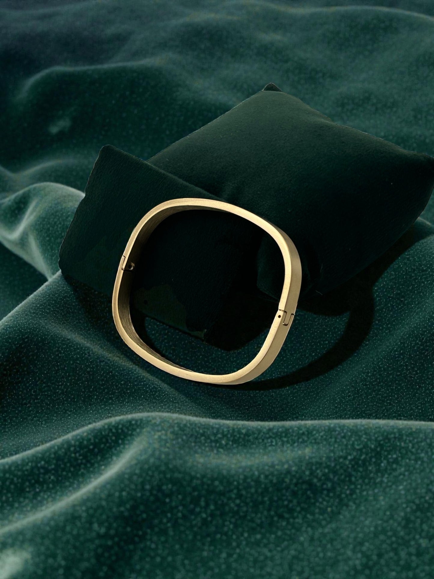 Sleek Edge Minimal Bangle