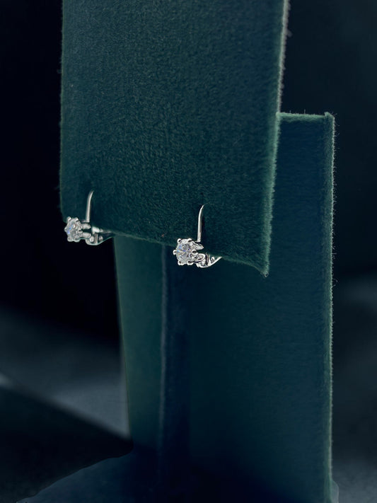 Éclat Solitaire Hoop Earrings