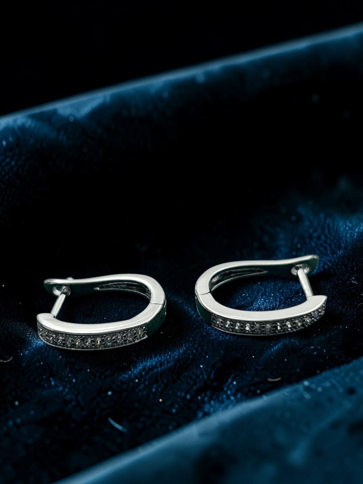 Nova Spark Dainty Hoop Earrings